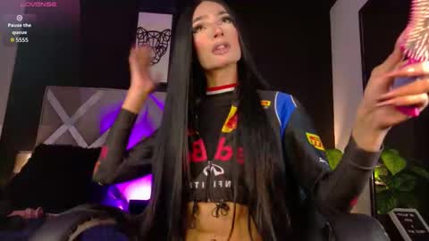 Snapshot of elizabeth_jones_01 chatting on February 3, 1:27 pm Eli online show from February 3, 1:27 pm