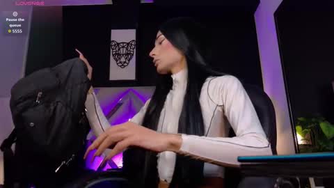 Snapshot of elizabeth_jones_01 chatting on February 6, 2:09 pm Eli online show from February 6, 2:09 pm