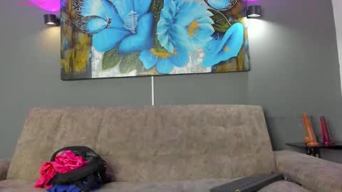 Elizabeth Lamer online show from December 15, 6:39 am