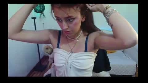 Snapshot of elizabeth_loren1 chatting on October 22, 4:07 pm elizabeth_loren1 online show from October 22, 4:07 pm