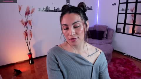 Elizabeth online show from December 26, 6:01 pm