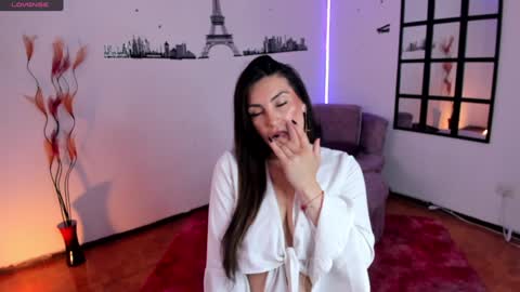 Elizabeth online show from February 4, 9:41 pm