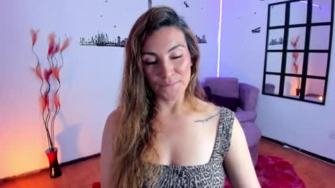 Elizabeth online show from December 3, 10:52 pm