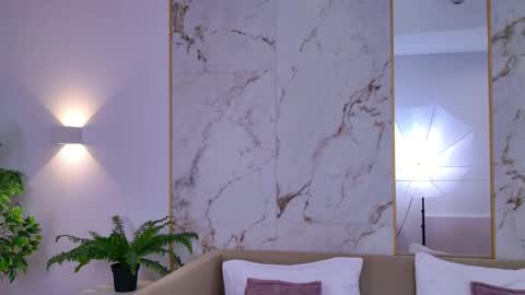 Elizabeth online show from November 23, 4:07 pm