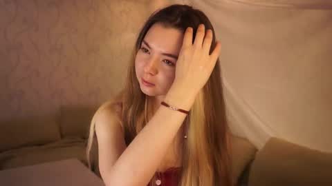 Elizabeth online show from October 24, 4:47 pm