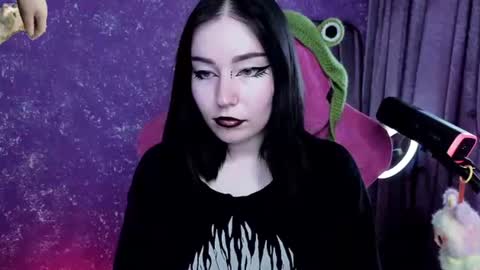 Snapshot of elizabethflowerr chatting on June 24, 1:59 am Eli online show from June 24, 1:59 am
