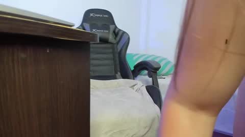 Snapshot of elizabethliones01 chatting on January 11, 12:01 am instgram aly leiv17 ---- Im model-independent online show from January 11, 12:01 am