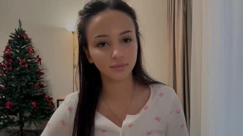 Snapshot of elizabethrabin chatting on January 15, 8:41 am Mia online show from January 15, 8:41 am