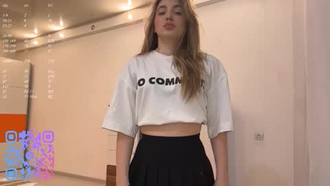 Snapshot of elizabethrabin chatting on February 23, 5:10 pm Mia online show from February 23, 5:10 pm