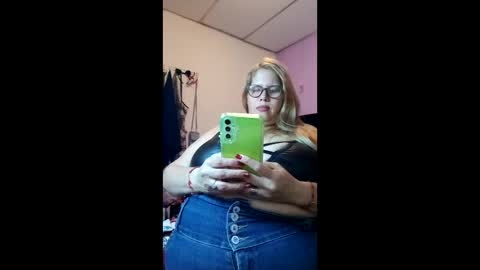 Elizabeth online show from December 15, 11:53 pm