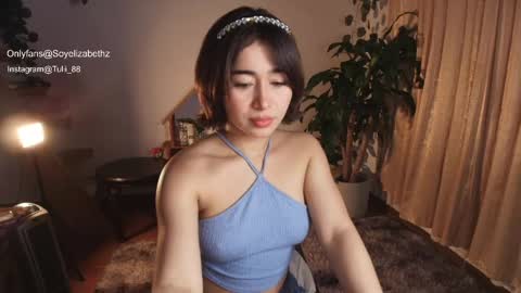 Snapshot of elizabethz chatting on June 4, 12:38 am Tuli online show from June 4, 12:38 am