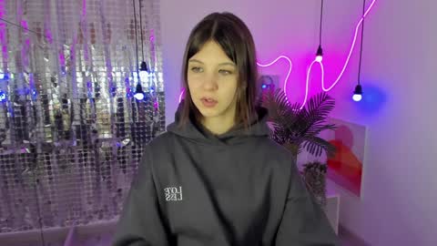 Eliza online show from December 5, 7:17 pm