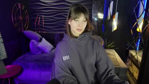 Eliza online show from February 25, 7:47 pm