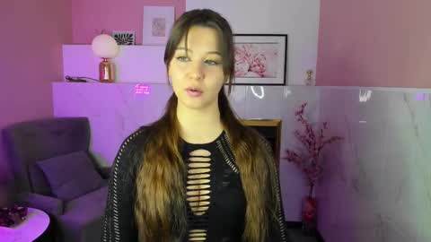 Eliza online show from November 30, 1:04 pm