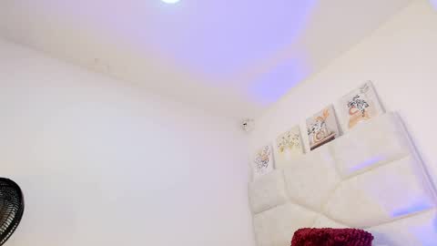 Eliza online show from April 7, 12:38 pm