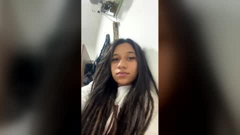 elize23 online show from March 25, 1:11 am