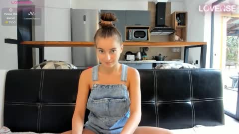 Eliz                               online show from December 18, 10:10 am