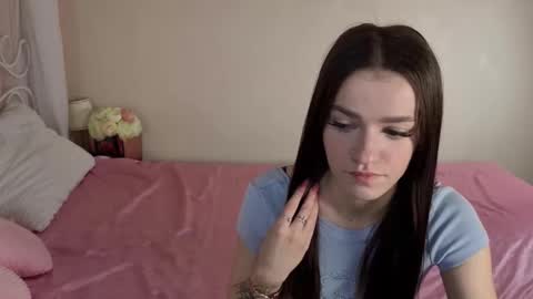 elizzza_ online show from October 14, 5:19 am