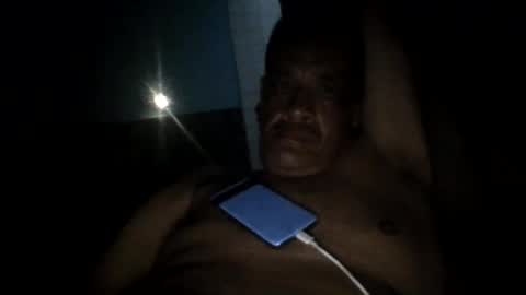 Snapshot of eljim323323 chatting on April 19, 4:23 am eljim323323 online show from April 19, 4:23 am