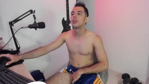 Snapshot of elkin_clark chatting on February 20, 3:12 pm Elkin Clark online show from February 20, 3:12 pm