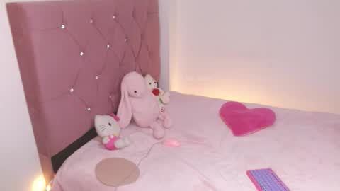 Ella  online show from January 9, 7:22 am