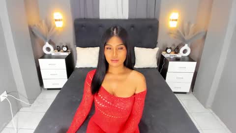 Snapshot of ella______ chatting on December 7, 4:25 pm Ella online show from December 7, 4:25 pm