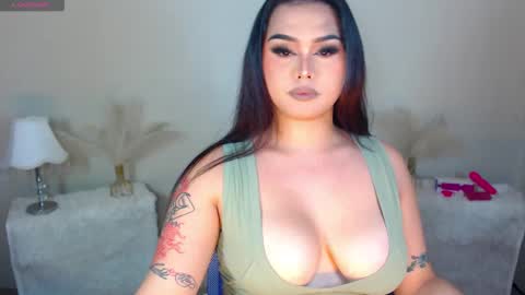 HI ITS ME ELLA online show from December 1, 4:12 pm