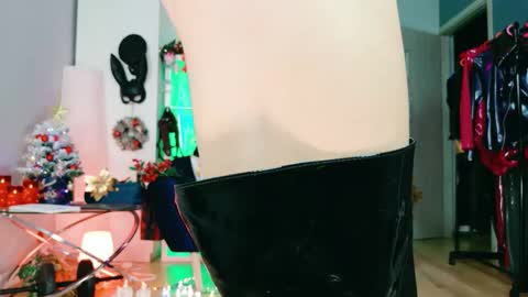 ella_kross online show from November 29, 3:37 pm