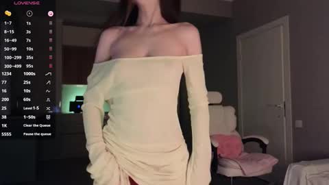 Lee online show from November 24, 3:06 am