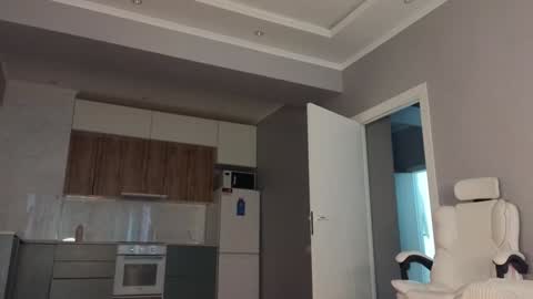 Lee online show from March 2, 7:15 am