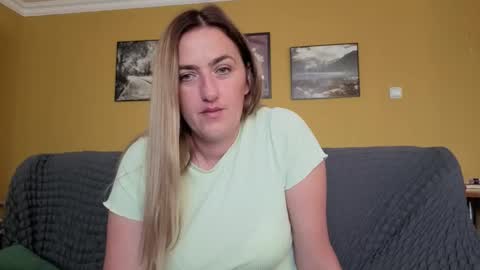 Snapshot of ella_max_live chatting on September 16, 5:41 am Ella  Max online show from September 16, 5:41 am