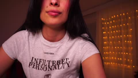 ELLA OWEN online show from January 6, 6:10 pm