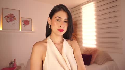 ELLA OWEN online show from September 17, 3:14 pm