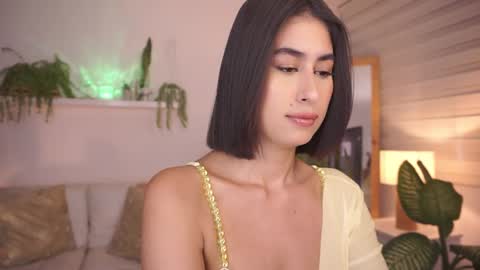 ELLA OWEN online show from March 19, 6:45 pm