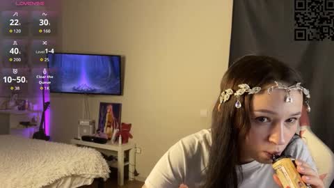 ella_simons online show from November 13, 1:48 am