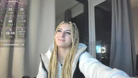 ella_vee online show from October 25, 3:14 am