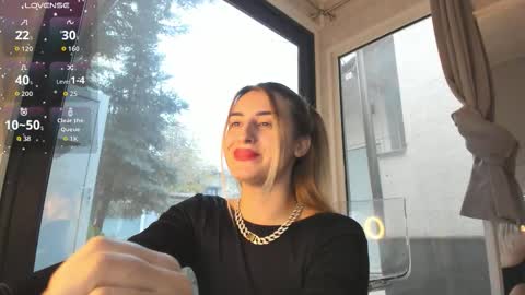 ella_vee online show from November 30, 7:01 am
