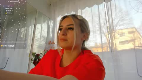 ella_vee online show from March 16, 5:55 am