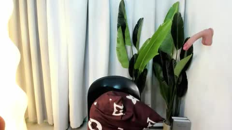 ella_walkerxxx online show from April 16, 8:53 pm