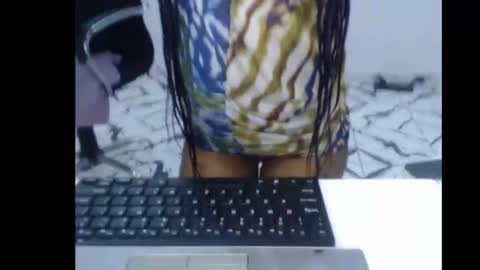 ella online show from October 1, 6:58 pm