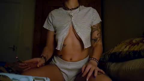 ellababy94 online show from November 9, 1:15 am