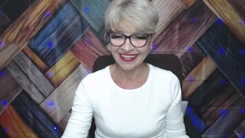 Snapshot of ellabonito chatting on September 12, 5:29 am EllaBonito online show from September 12, 5:29 am