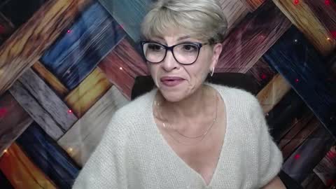 Snapshot of ellabonito chatting on October 3, 5:59 am EllaBonito online show from October 3, 5:59 am