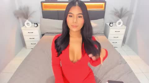 Snapshot of ellabrown_ chatting on March 25, 7:14 am SINGLE PO online show from March 25, 7:14 am