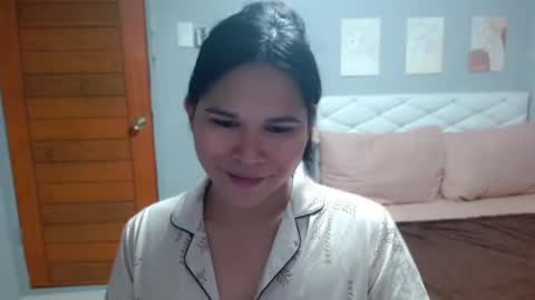 Snapshot of ellaford chatting on June 16, 1:36 pm EllaFord online show from June 16, 1:36 pm
