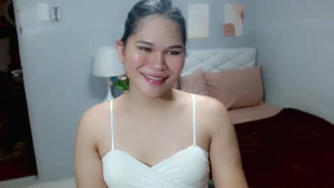 Snapshot of ellaford chatting on June 18, 4:57 am EllaFord online show from June 18, 4:57 am