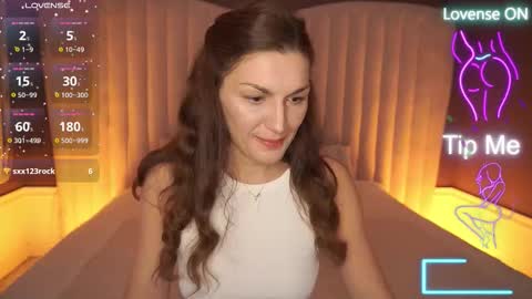 Ella online show from October 21, 8:53 pm