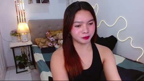 ELLAH online show from October 25, 11:40 am