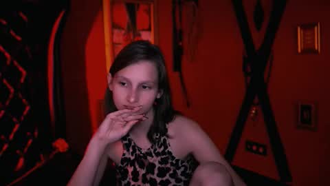 Snapshot of ellahorton chatting on October 4, 12:36 pm Ella online show from October 4, 12:36 pm