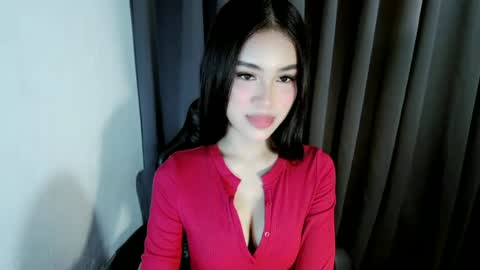 ella online show from June 22, 12:35 am